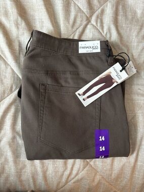 NWT / Parasuco /  Grey / Straight / Stretch Pants - Size 14